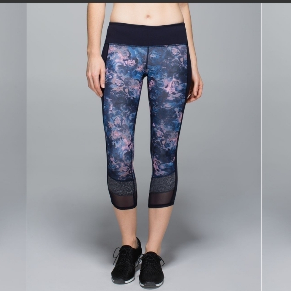 Lululemon If You're Lucky Crop in Moody Mirage, sz 10